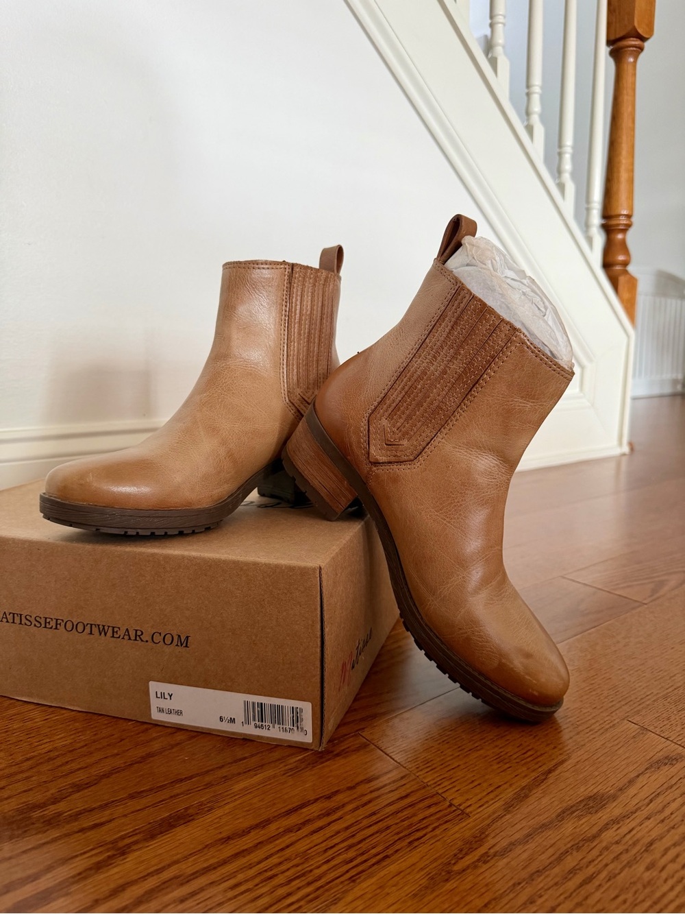 Matisse Lily Chelsea Boot - Cognac Brown